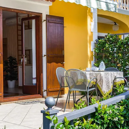 דירה In - Riviera 7863 זאדאר