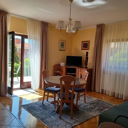 In - Riviera 7863 Apartament