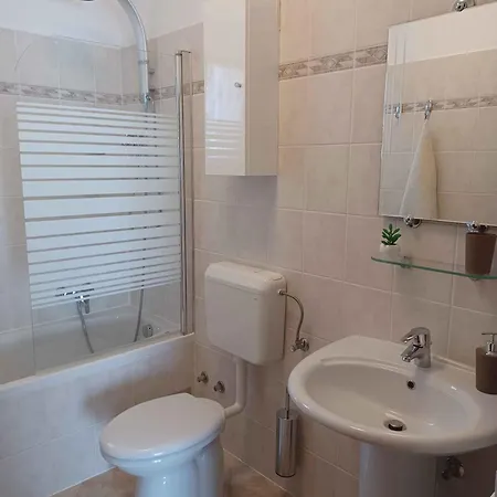 In - Riviera 7863 扎达尔