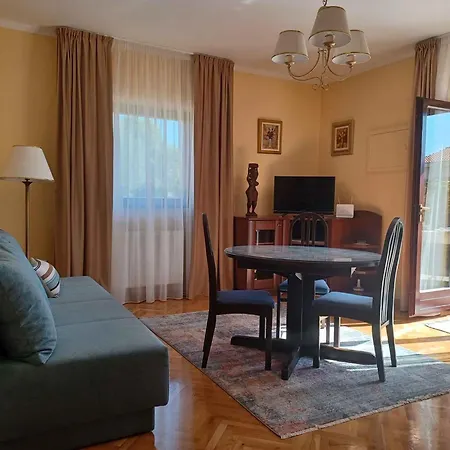 In - Riviera 7863 * 扎达尔