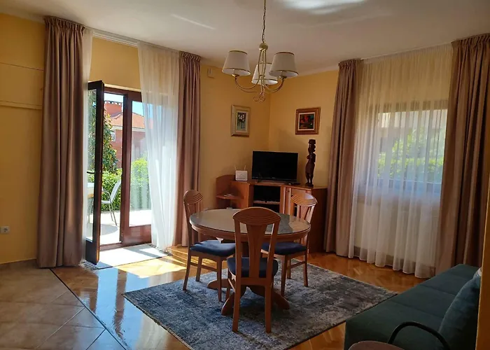 In - Riviera 7863 Apartament